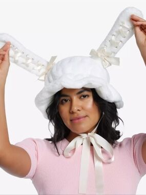 Hot Topic White Faux Fur Bunny Ear Hat with Satin Ties